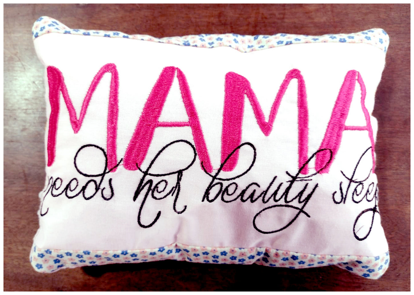 Mamma Pillow - ITH Project - Machine Embroidery Design