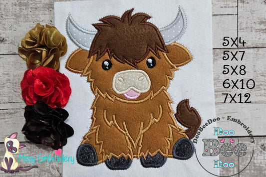 Highland Cow Cute - Applique - Machine Embroidery Design