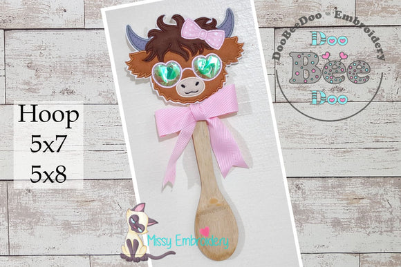 Highland Cow With Glasses for Wooden Spoon - ITH Project - Machine Embroidery Design