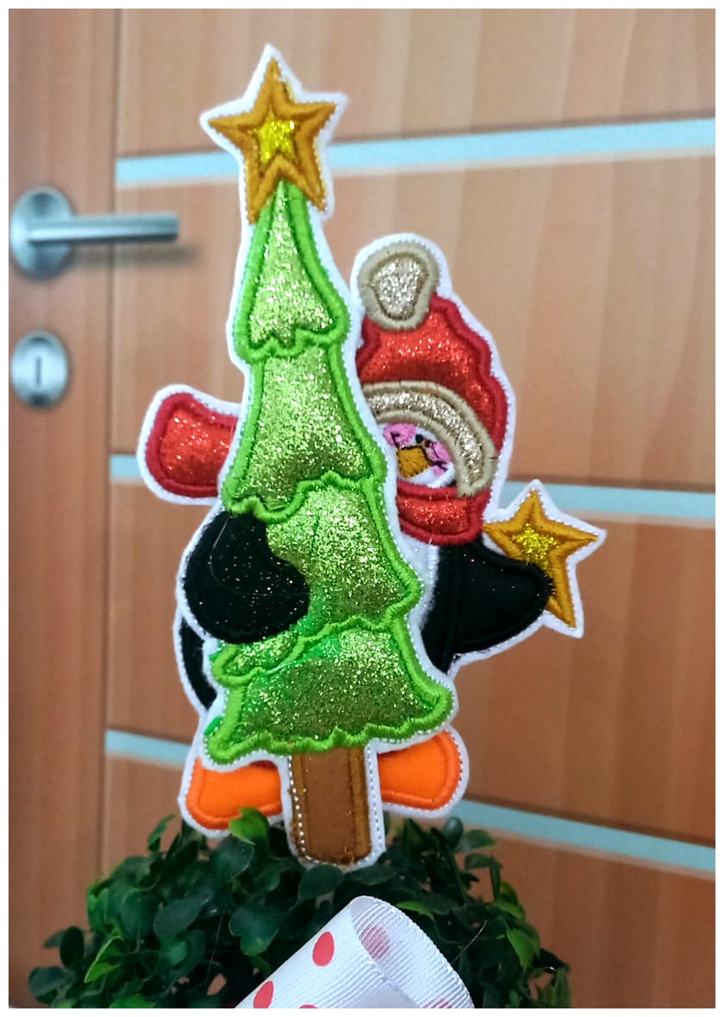Christmas Penguins Vase Ornament - ITH Project - Machine Embroidery Design