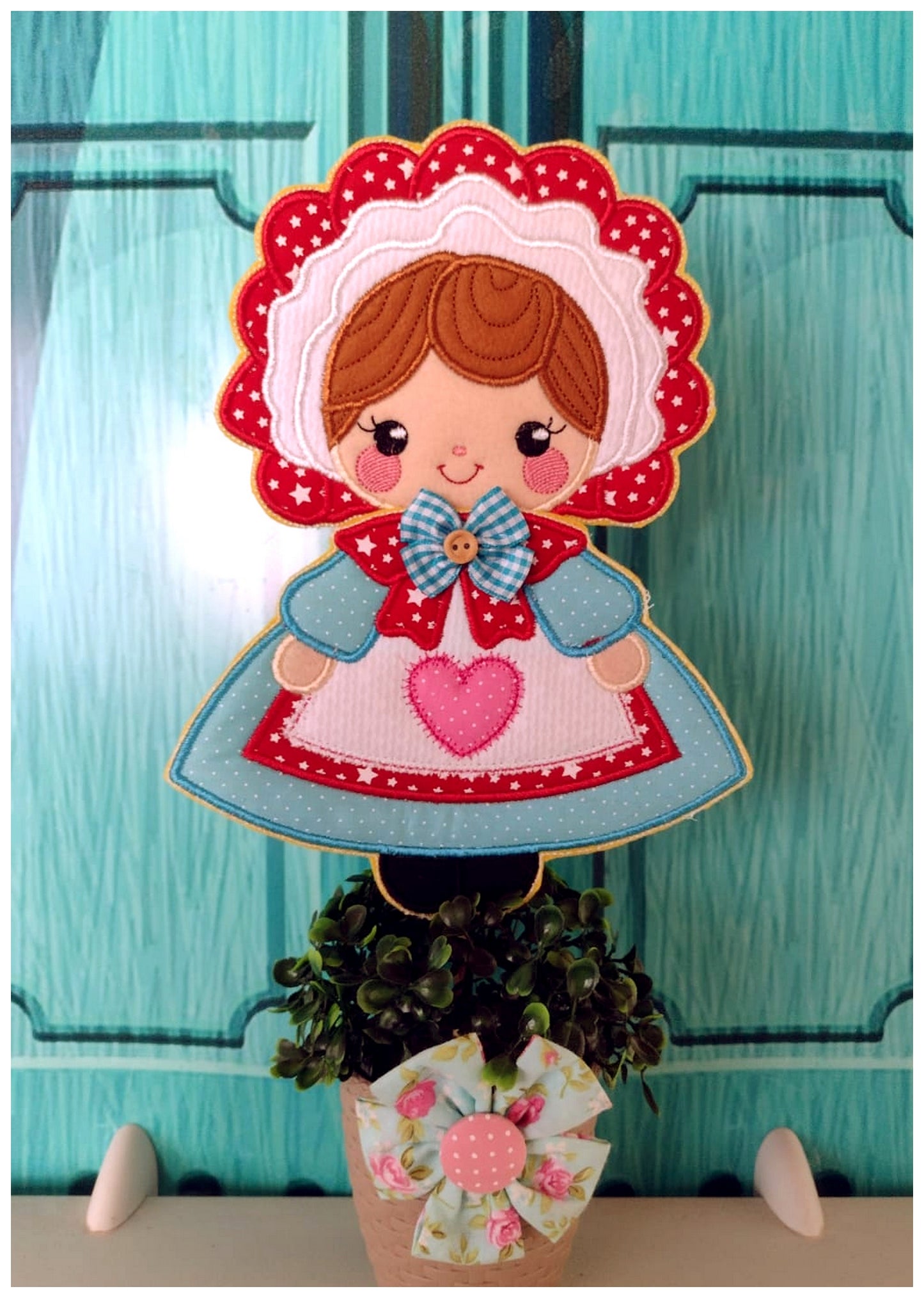 Cute Sunbonnet Doll - ITH Project - Machine Embroidery Design