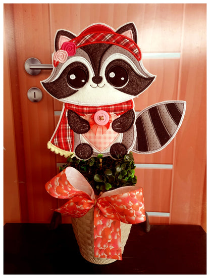 Love Racoon Ornament - ITH Project - Machine Embroidery Design