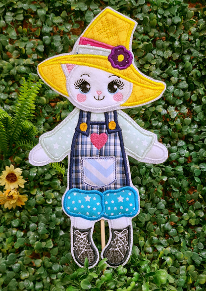 Scarecrow Cat Boy Ornament - ITH Project - Machine Embroidery Design