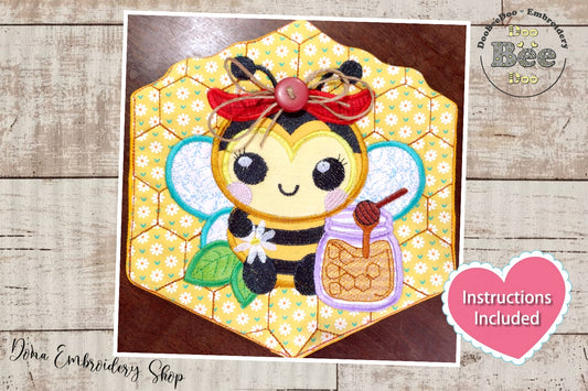 Bumble Bee Mug Rug - ITH Project - Machine Embroidery Design
