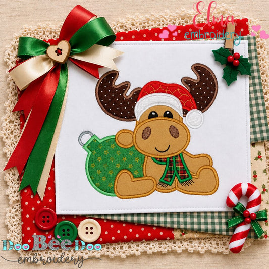Christmas Moose & Ornament - Appliqué - Machine Embroidery Design