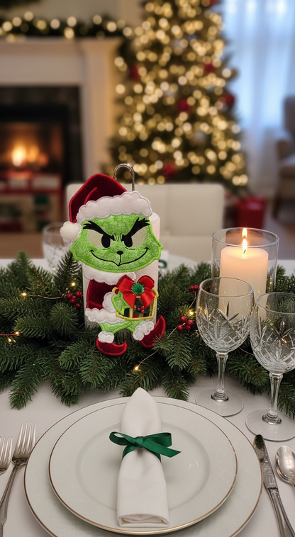 Christmas Grinch Stealing a Gift Paper Towel Holder Cover – ITH Project – Machine Embroidery Design