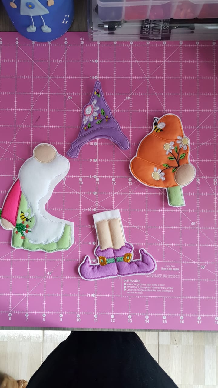 Spring Gnome with Beehive Ornament - ITH Project - Machine Embroidery Design