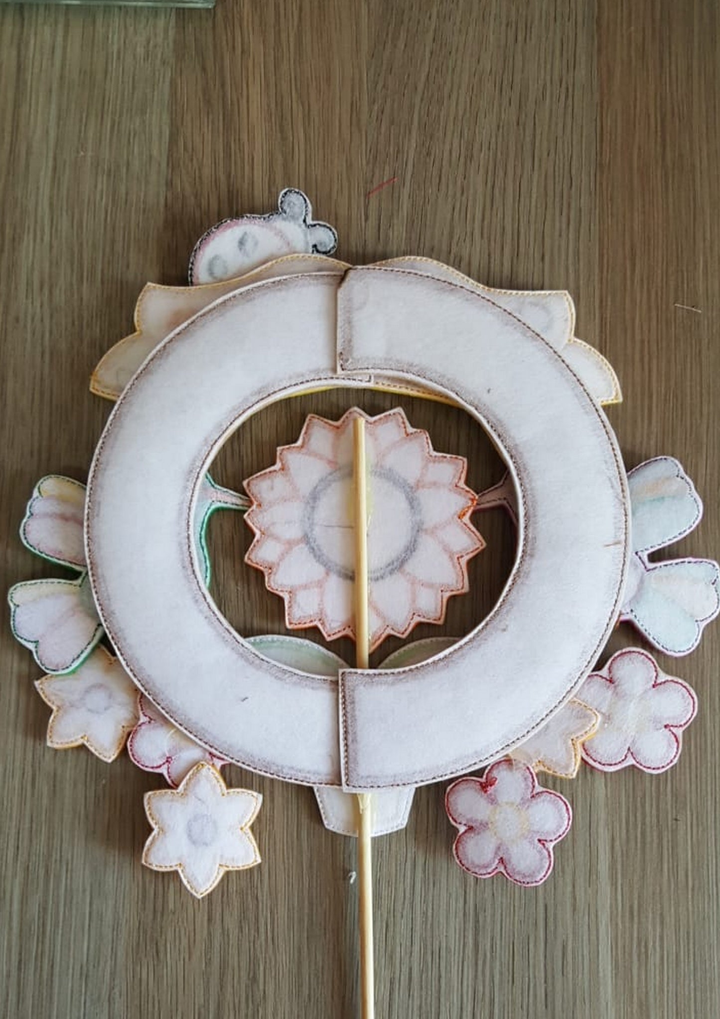 Hummingbird Floral Wreath - ITH Project - Machine Embroidery Design