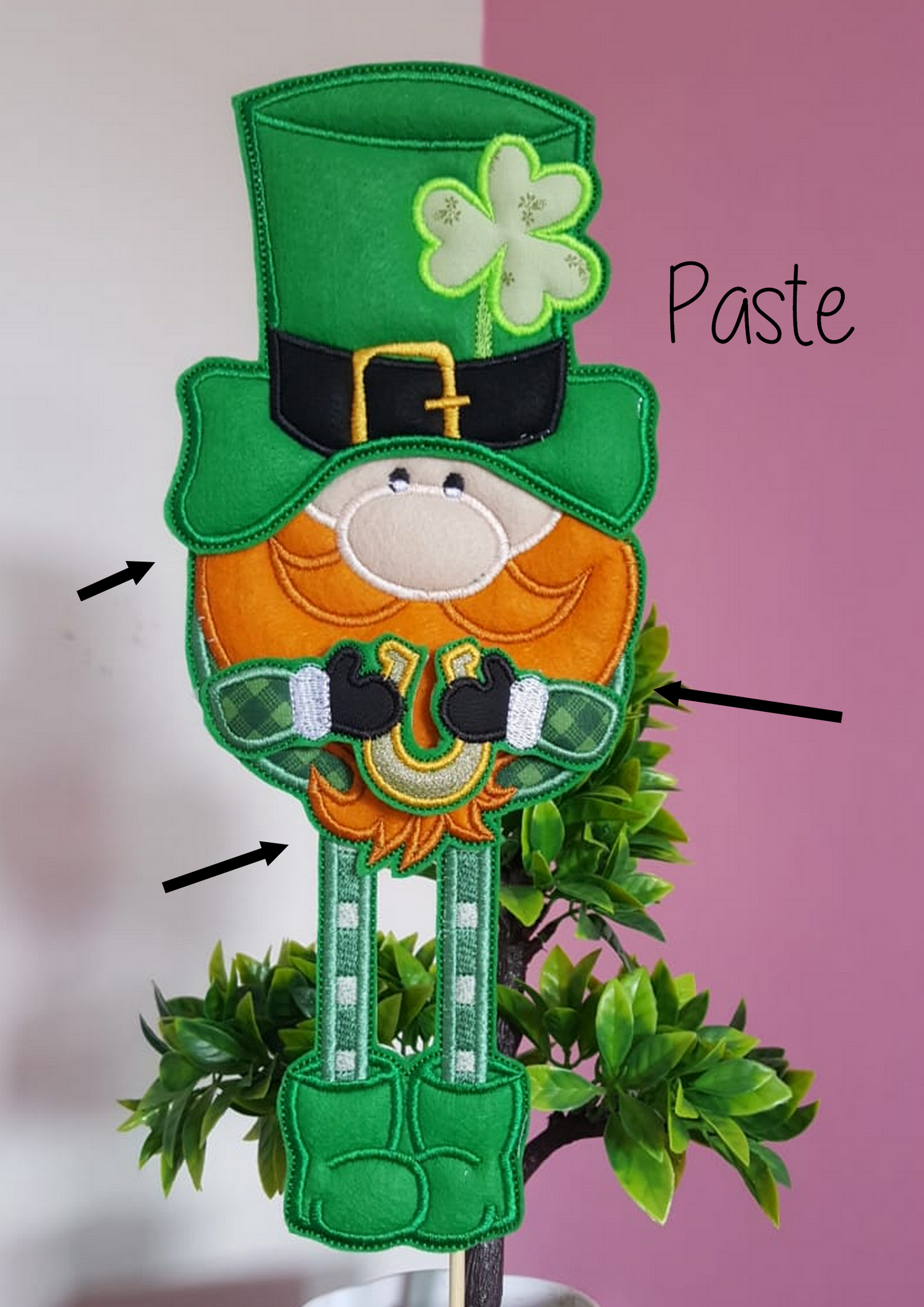 Horseshoe Gnome Ornament - ITH Project - Machine Embroidery Design