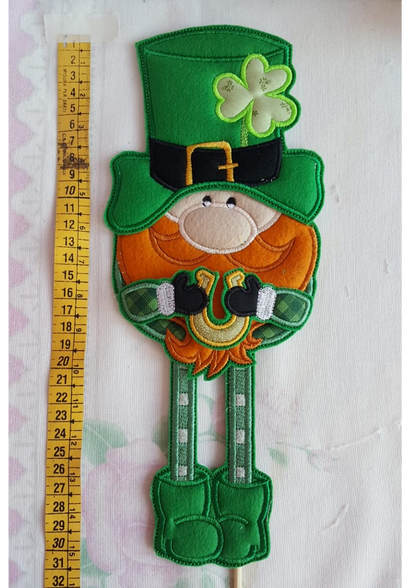 Horseshoe Gnome Ornament - ITH Project - Machine Embroidery Design