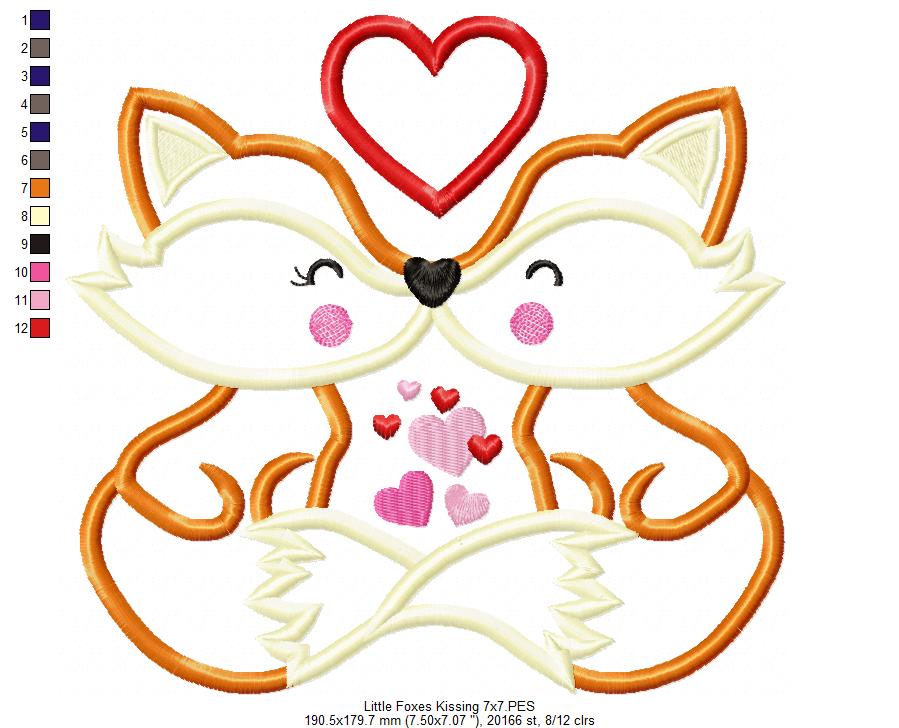 Little Foxes Kissing - Applique