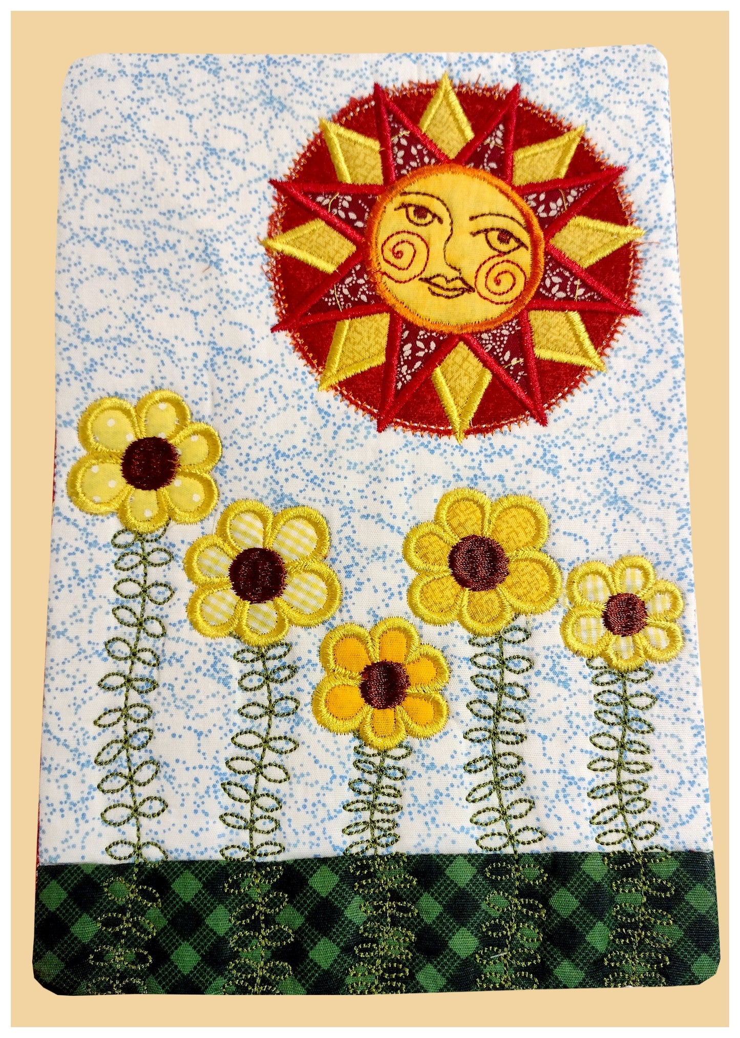 Happy Sun Mug Rug - ITH Project - Machine Embroidery Design