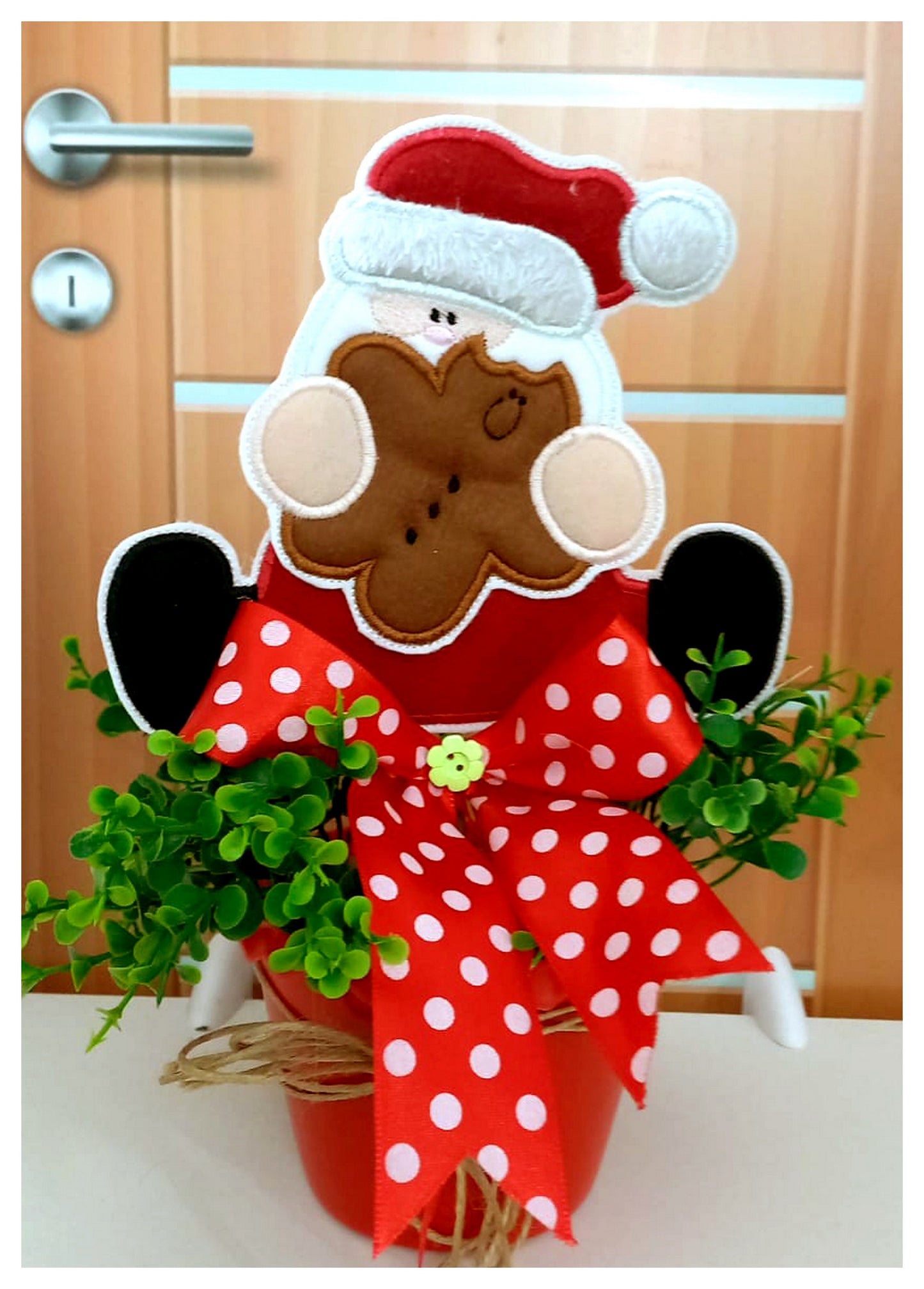 Santa Claus and Gingerbread - ITH Project - Machine Embroidery Design