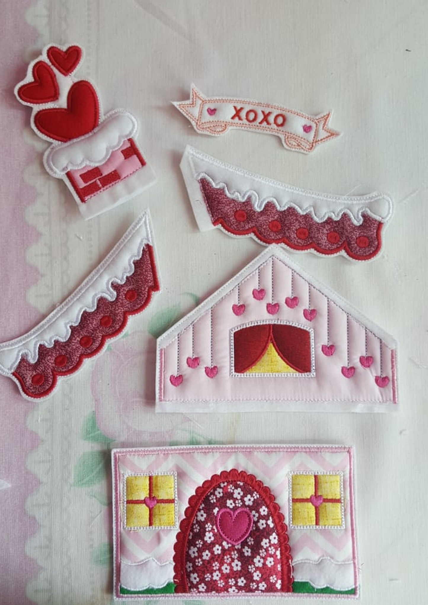 Valentines House with Hearts Door Ornament - ITH Project - Machine Embroidery Design