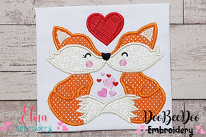 Little Foxes Kissing - Applique