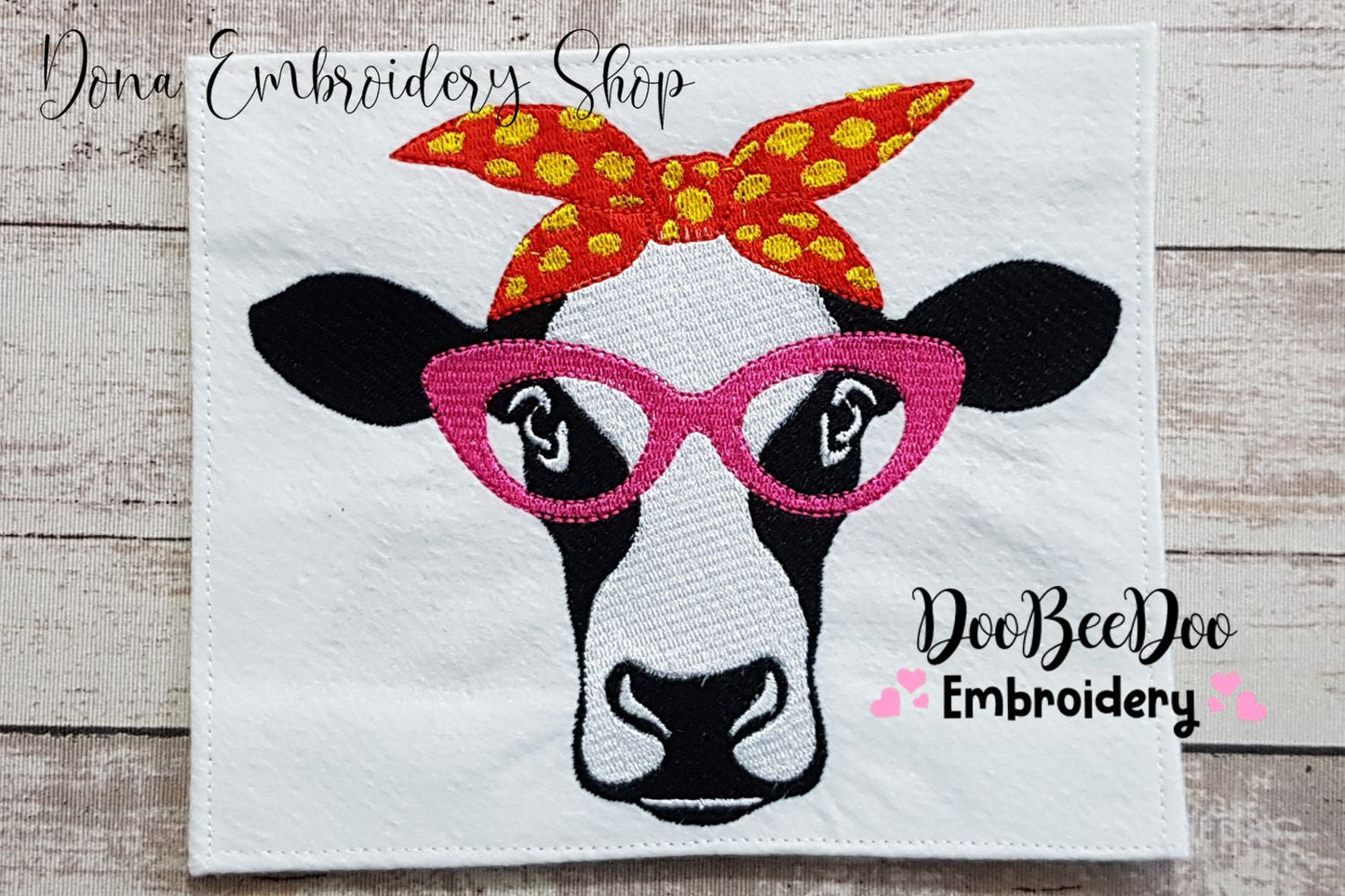 Cow with Bandana - Fill Stitch