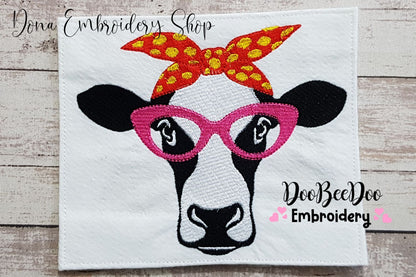 Cow with Bandana - Fill Stitch