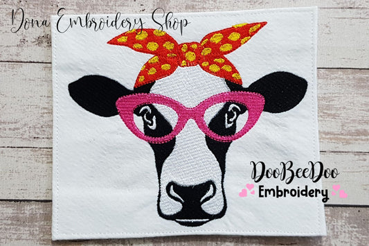 Cow with Bandana - Fill Stitch