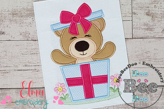 Teddy Bear in a Gift Box - Aplique