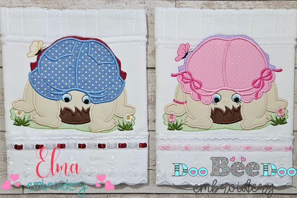 Baby Boy and Girl Looking Through her Legs - Applique - Set of 2 designs