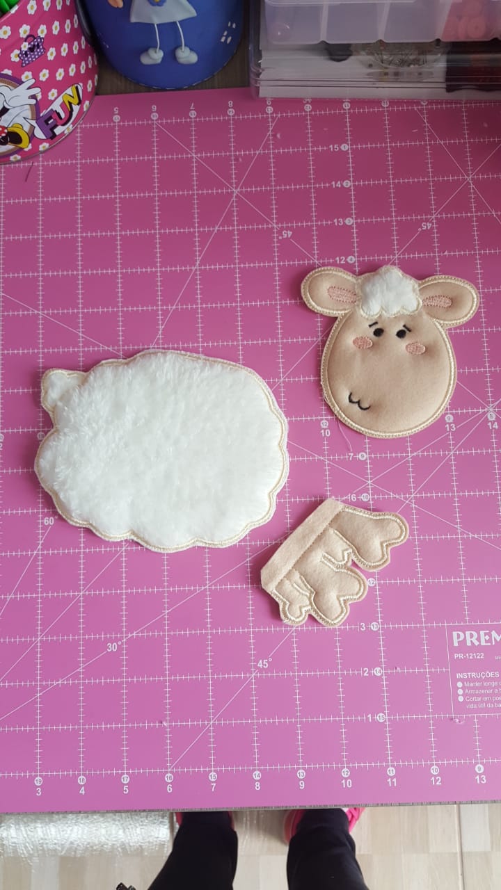 Farm Sheep Ornament - ITH Project - Machine Embroidery Design